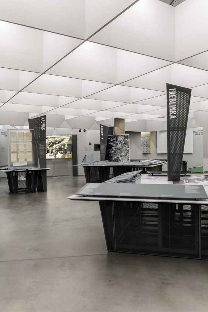 The exhibition “Idyll and Atrocity” focuses on the sites where Nazi crimes were committed.